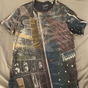 GUESS Abstract Pattern Men's Tee - Multicolor